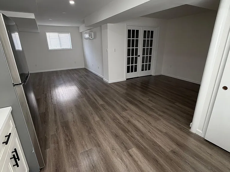 742 Walnut St — Photo 9