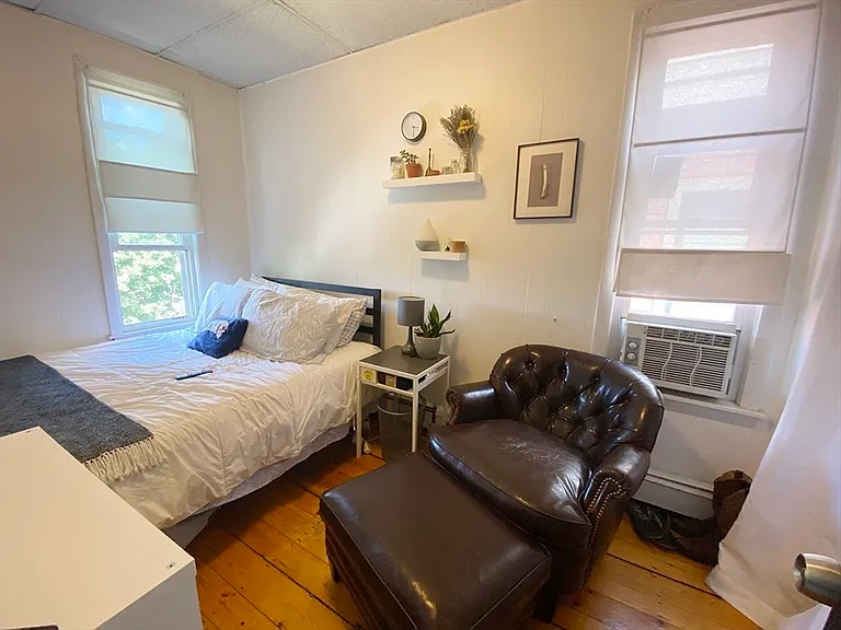 496 Sumner St #3 — Photo 15