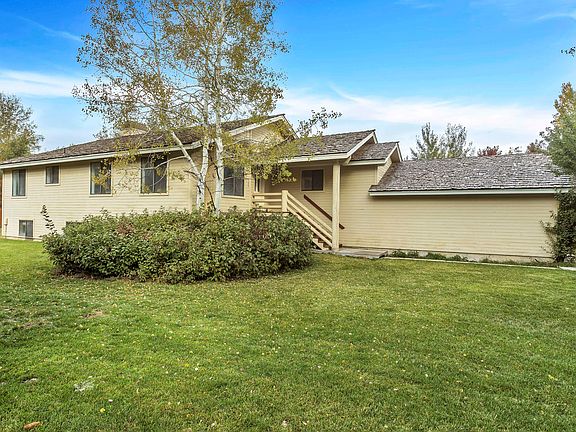 3rd image of 4925 N East Meadows Dr