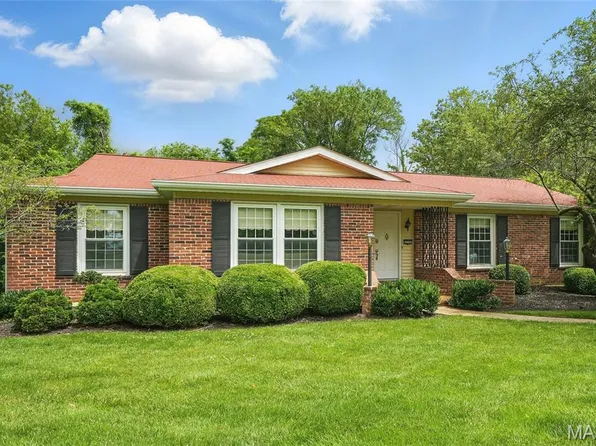 310 Wildbrier Dr, Ballwin, MO 63011