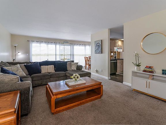 2nd image of 865 Cliffs Dr #301B