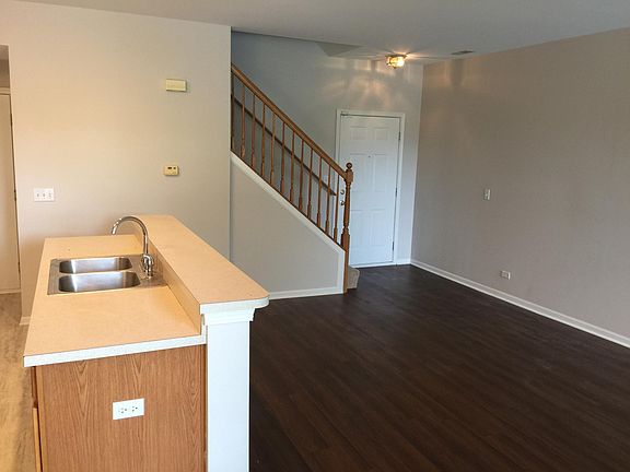 3rd image of 624 Blackstone Ct
