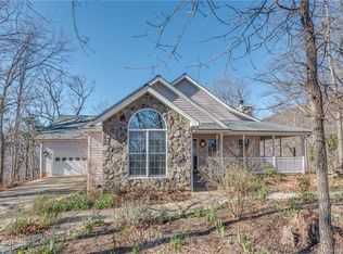 230 Devils Ridge Ln, Tryon, NC 28782