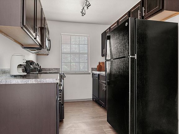 C242360 Calloway_VS Still_1B1B_Kitchen