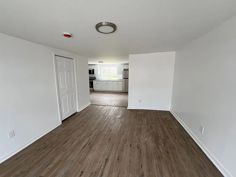 1143 Eynon St — Photo 16