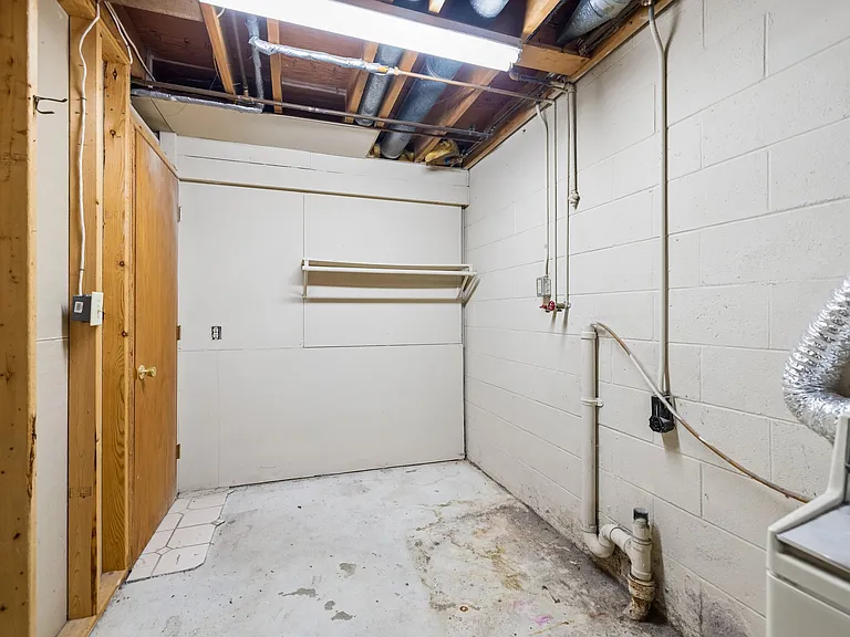 7541 Old Post Rd #14 — Photo 23
