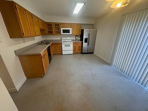 4th image of 1729 Newport Pl APT 8
