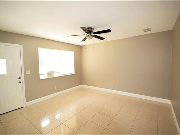 4th image of 7401 Jade Dr N