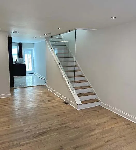 406 Sloan St — Photo 1