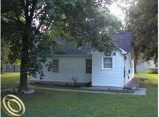 81 S Elba Rd, Lapeer, MI 48446