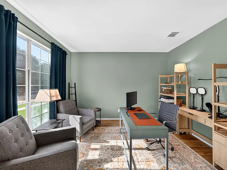 1011 Aylesbury Dr — Photo 9