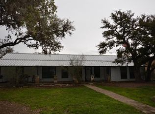 102 Schofield Dr, Johnson City, TX 78636