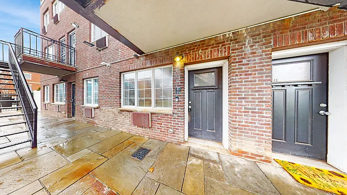 Sold by Remax Edge | media 2