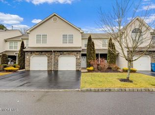 28 Santa Rosa Ln, Tinton Falls, NJ 07753