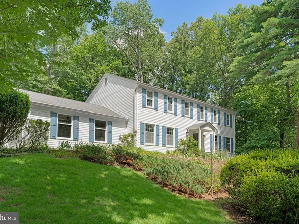 2305 Acton Dr, Reston, VA 20191