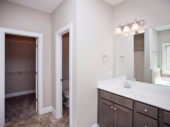 5th image of 1502 John Lee Ln