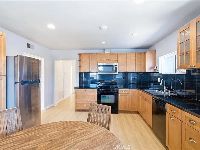 1108 Palm Ln — Photo 12