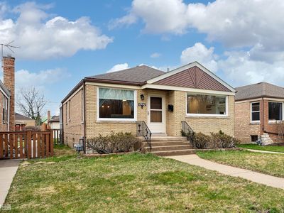 8940 W Forestview Ave, Riverside, IL, 60546