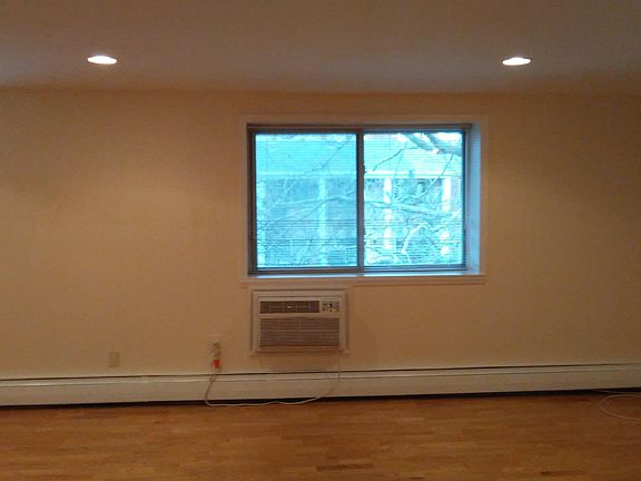 5th image of 19 Gadsen Pl APT 2E