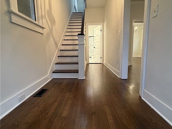2nd image of 887 A Ave