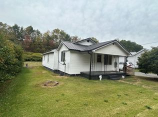 229 Riffe St, Sophia, WV 25921