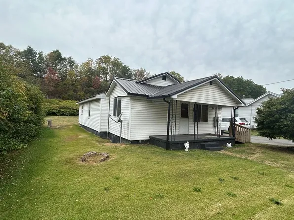 229 Riffe St, Sophia, WV 25921