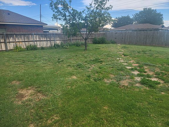 4th image of 935 Sierra Dr
