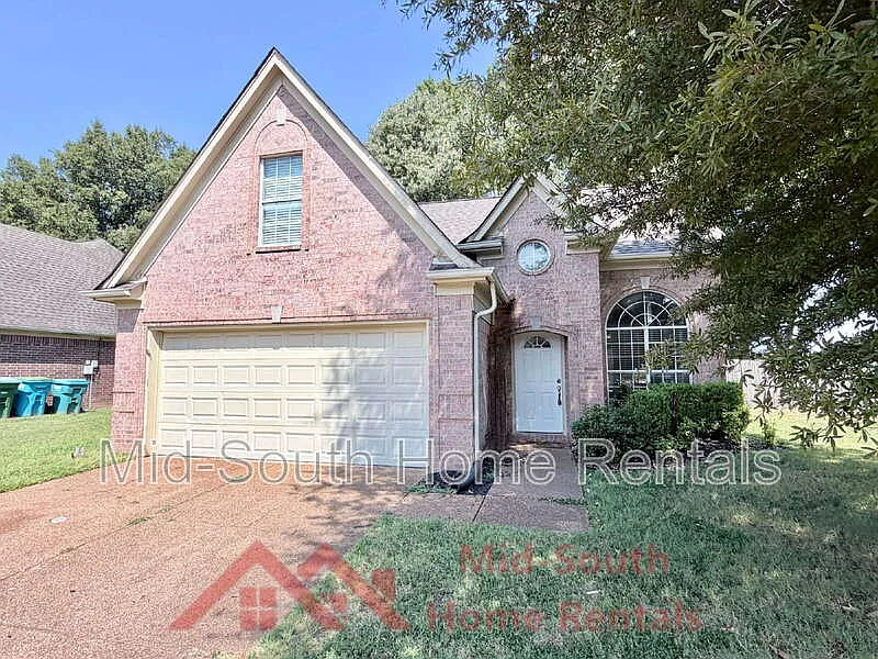 3 bed, 2.5 bath, 1822 sqft, $1,995 — Photo 2
