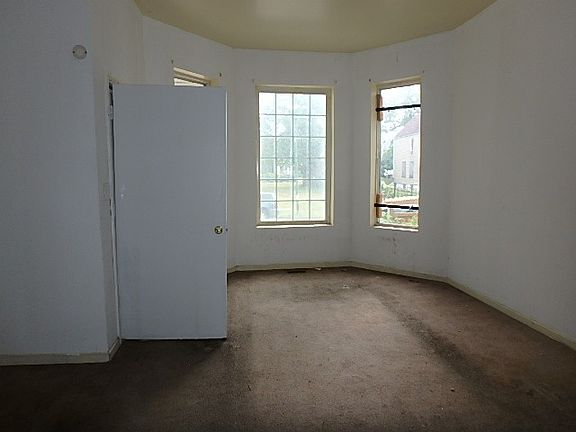 Additional Living Room