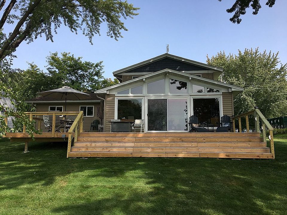 2nd image of 50558 Shorewood Cir