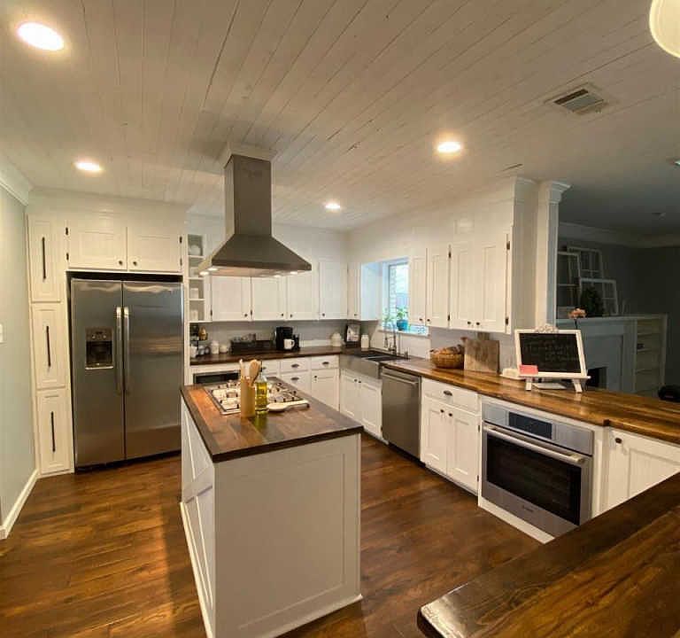 1st image of 215 Laurel Rd