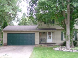 512 Stoll Rd, Lansing, MI 48917