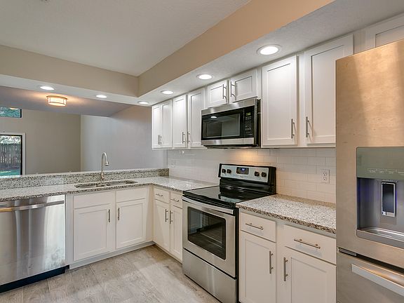 3rd image of 769 Egret Bluff Ln