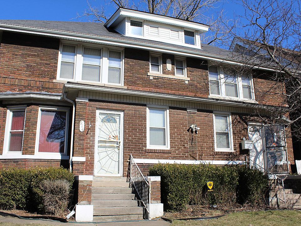 1st image of 914 E Grand Blvd