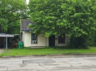 1406 E Garnett St, Gainesville, TX 76240