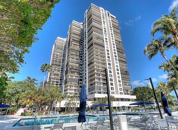2nd image of 2333 Brickell Ave APT 914