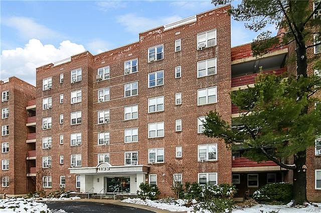 1st image of 1133 Midland Ave APT 1D