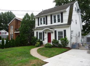 16 Holcomb Ave, Staten Island, NY 10312