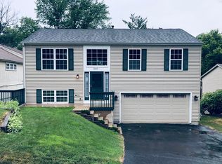 1307 Monroe St, Lake In The Hills, IL 60156