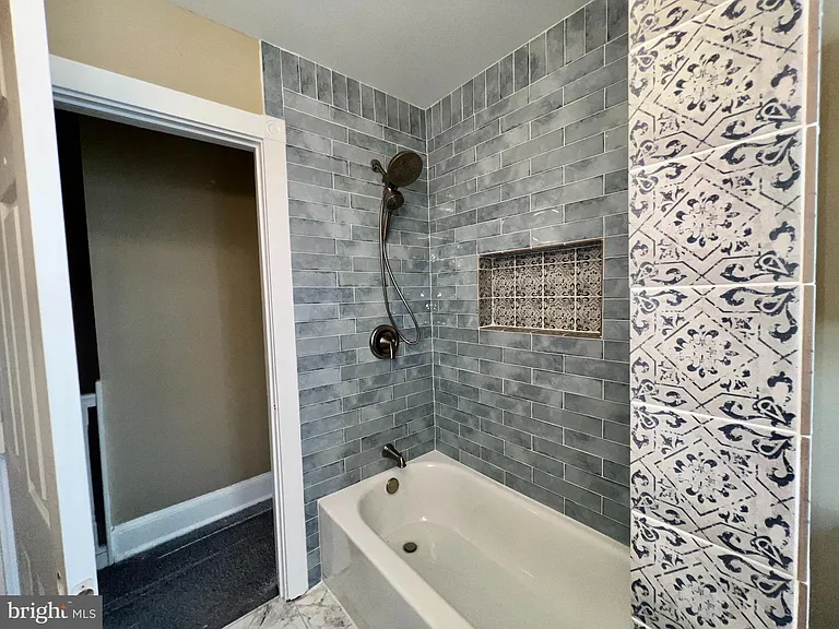 40 Lincoln Ave — Photo 12