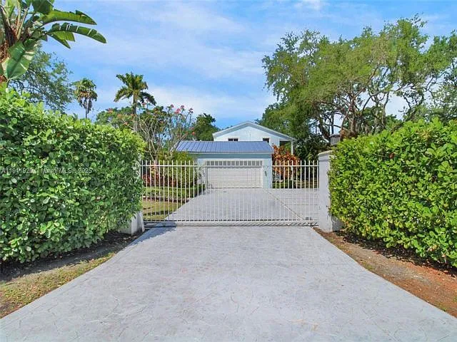6900 SW 104th St — Photo 13