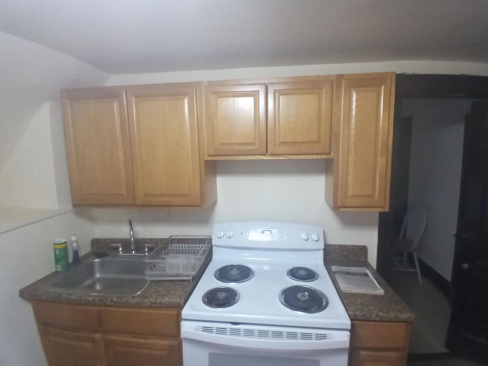 1st image of 425 S 1st Ave