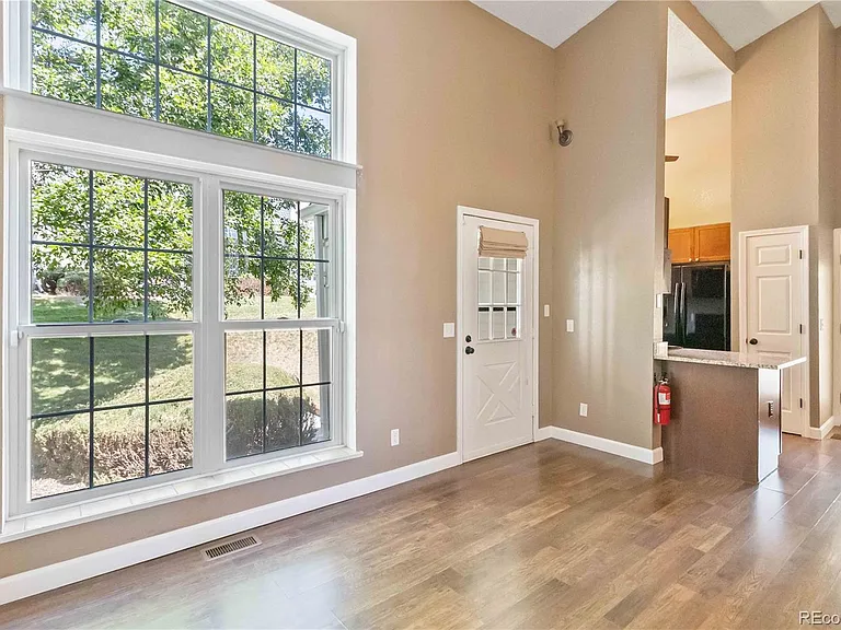 19713 Applewood Ct — Photo 6