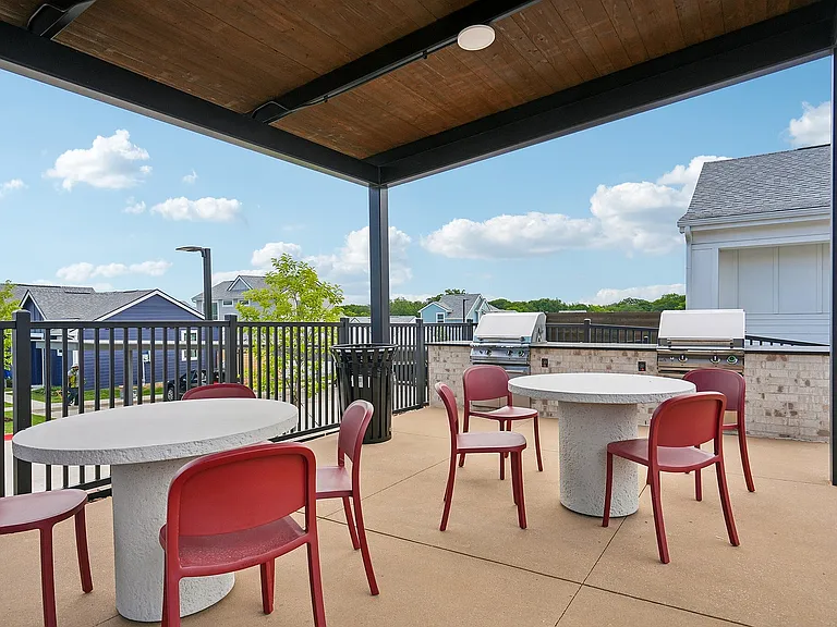 YardHomes Rowlett Creek Outdoor Lounge