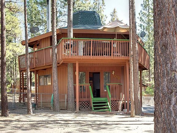3rd image of 1010 Mountain Ln