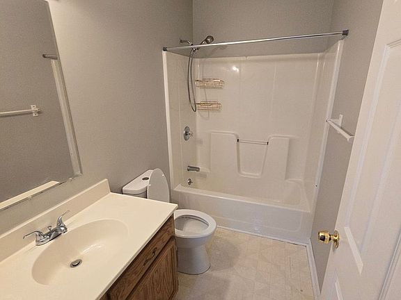 3rd image of 434 Hillside Dr APT 11