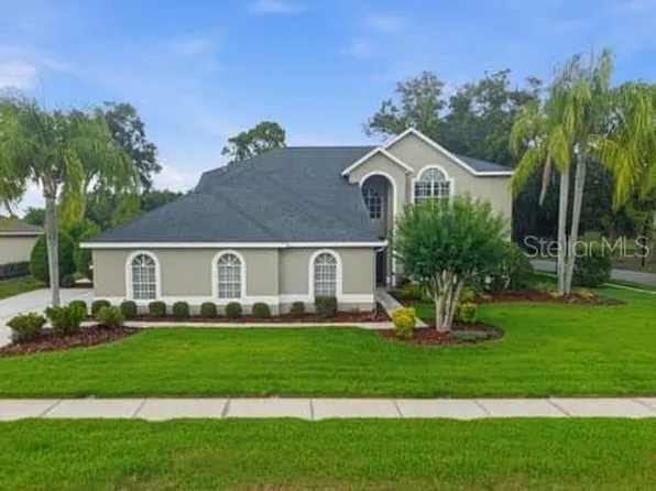18901 Saint Laurent Dr, Lutz, FL 33558