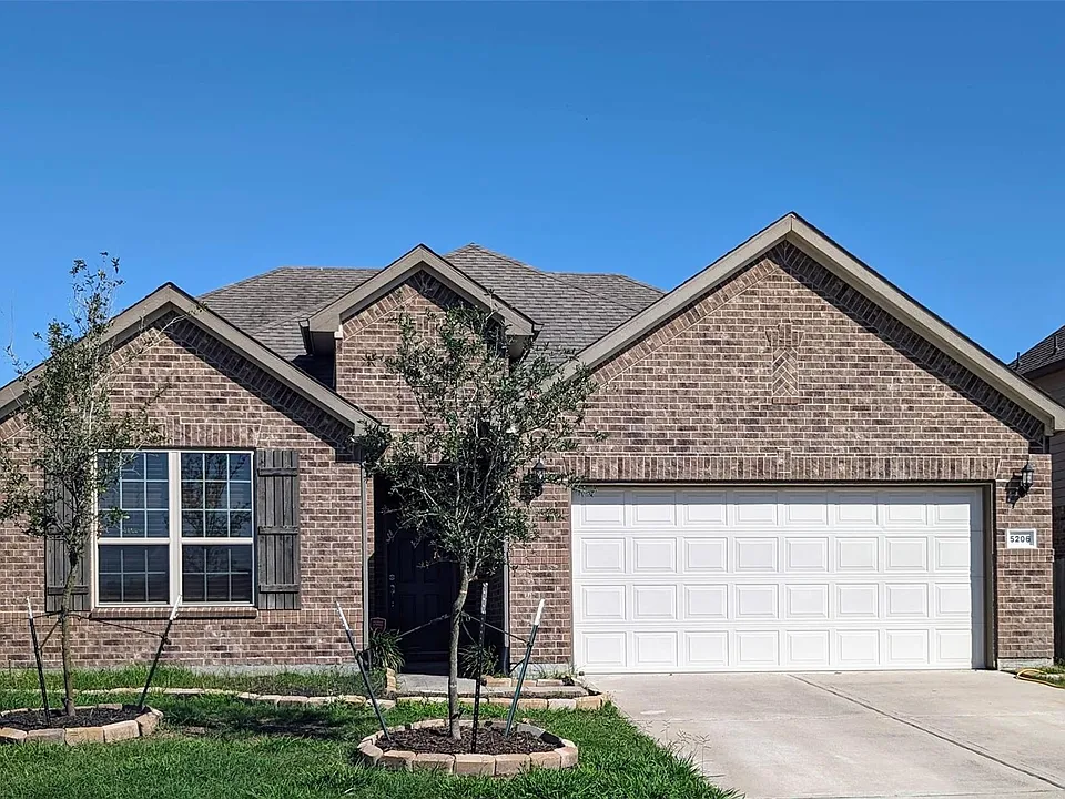 5206 Gerent Ln