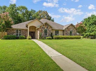 1049 Brown Dr, Wake Village, TX 75501