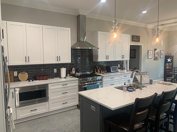 3rd image of 121 Bald Eagle Dr